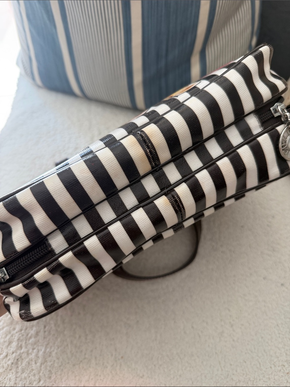 Henri Bendel Striped Cosmetic Train Case with Makeup Art - Picture 3 of 6
